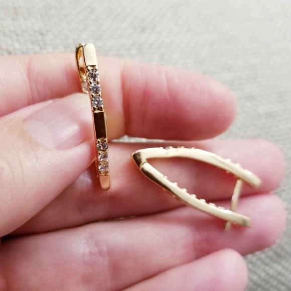 V Shaped Copper Brilliant CZ Hoop Earrings - Picture 7 of 8